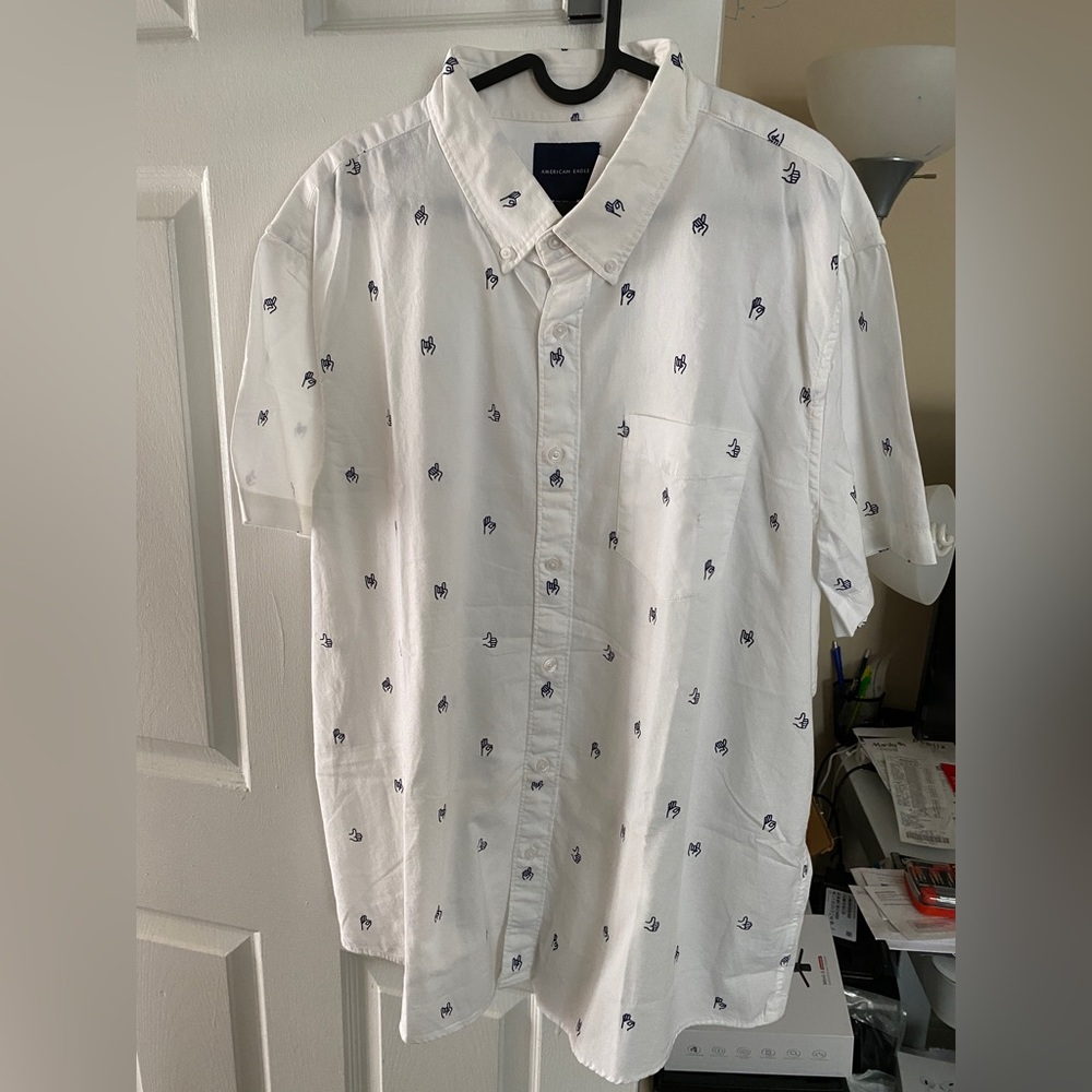 American Eagle Men Short Sleeves Shirt. Size XXL